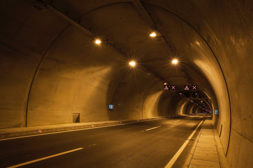 najdłuższy tunel w polsce